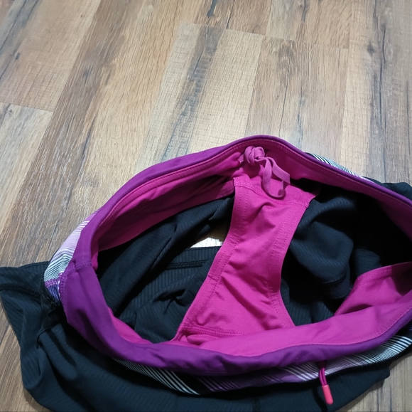 Lululemon shorts - Picture 5 of 7